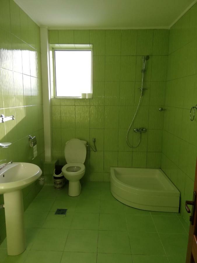 Pensiunea La Safari Targu Neamt Eksteriør bilde